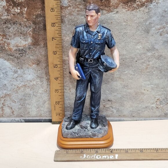 Vanmark Blue Hats of Bravery Police Officer Figurine 2001 Wood Base - Picture 8 of 14